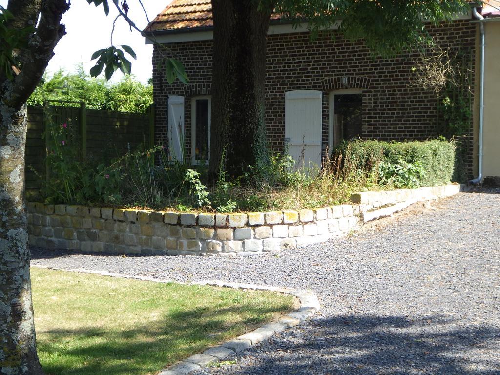 Les Gites Du Vieux Frene Longavesnes Esterno foto
