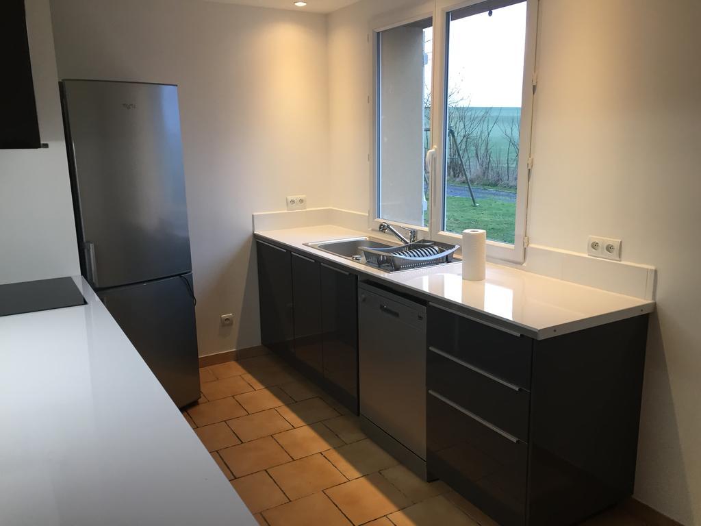 Les Gites Du Vieux Frene Longavesnes Esterno foto